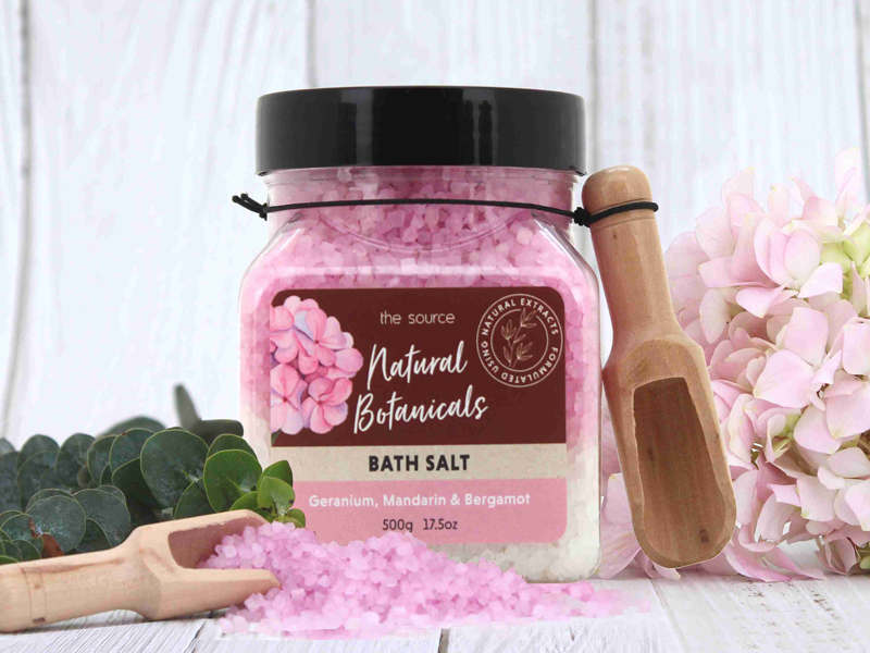 Muối tắm hũ nhựa kèm thìa gỗ